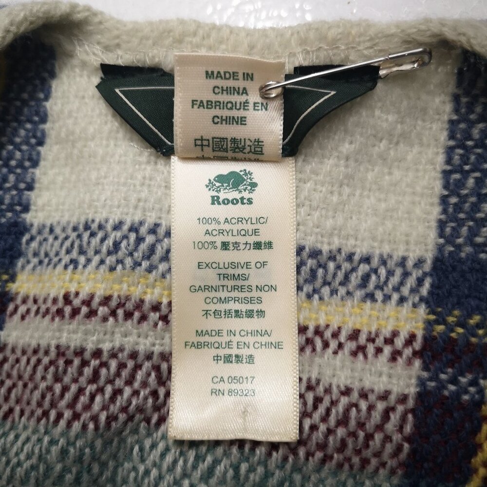 Roots Ladies One Size Fits Most Multi Colored Cape with Toggle Button Closure - Picture 6 of 6